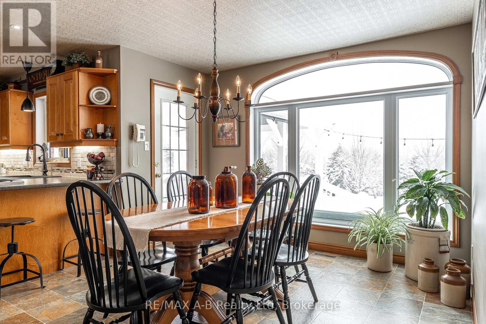 197 Boyce Street, Perth South, Ontario  N0K 1X0 - Photo 15 - X12740328