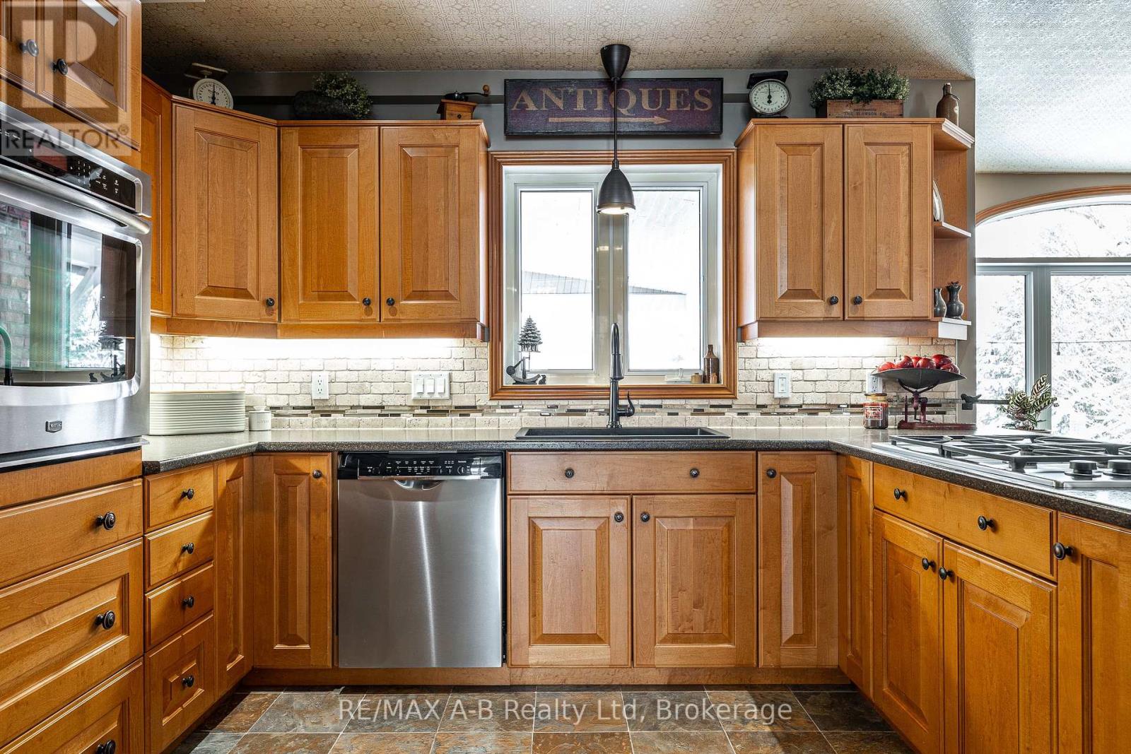 197 Boyce Street, Perth South, Ontario  N0K 1X0 - Photo 19 - X12740328