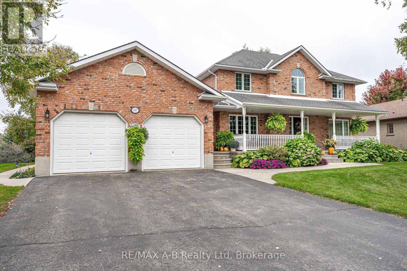 197 Boyce Street, Perth South, Ontario  N0K 1X0 - Photo 2 - X12740328