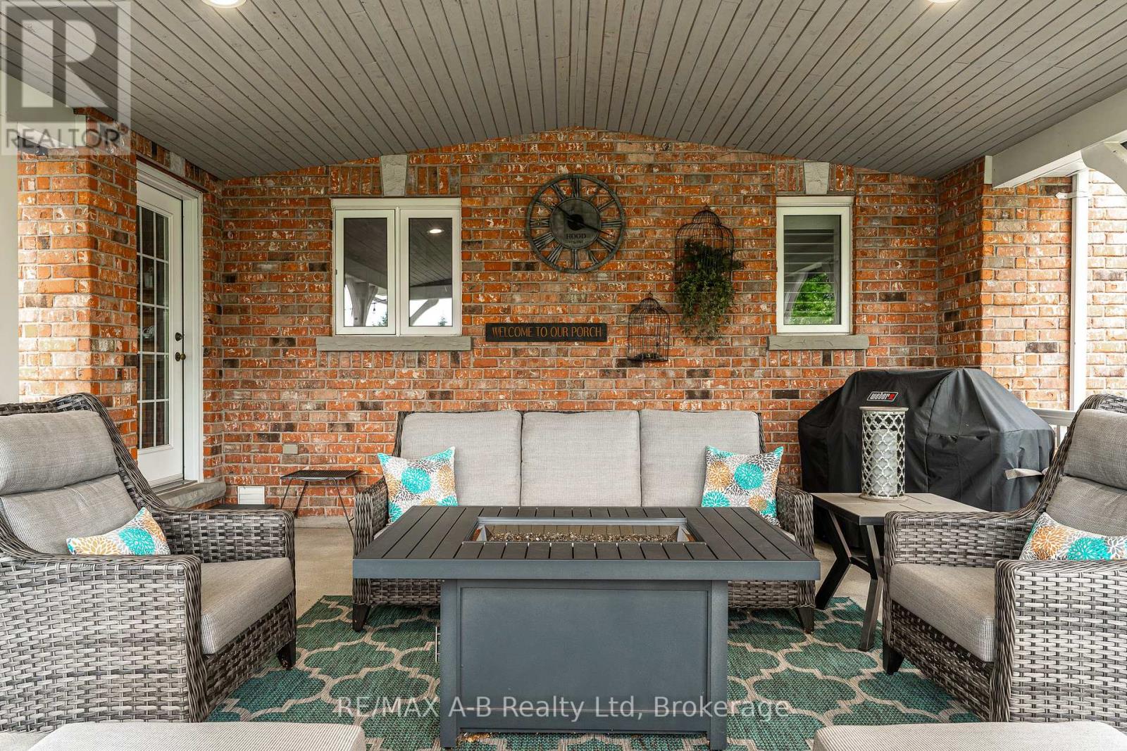 197 Boyce Street, Perth South, Ontario  N0K 1X0 - Photo 39 - X12740328