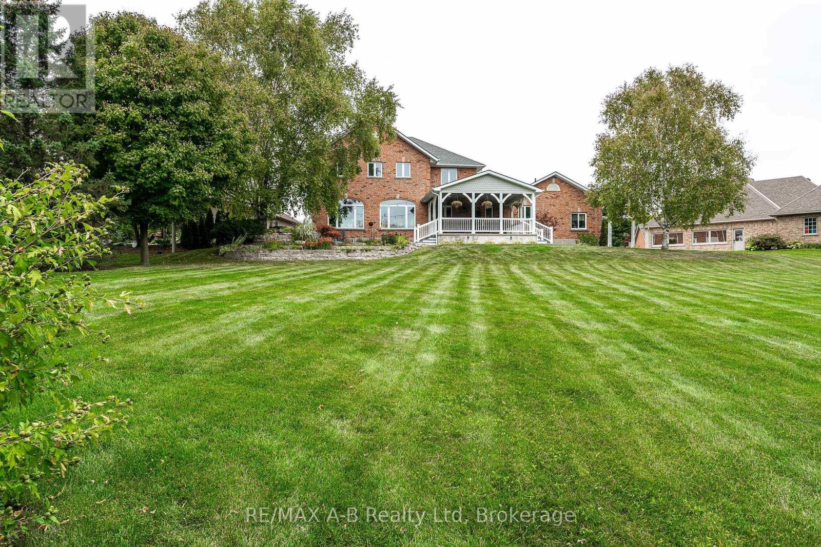 197 Boyce Street, Perth South, Ontario  N0K 1X0 - Photo 43 - X12740328