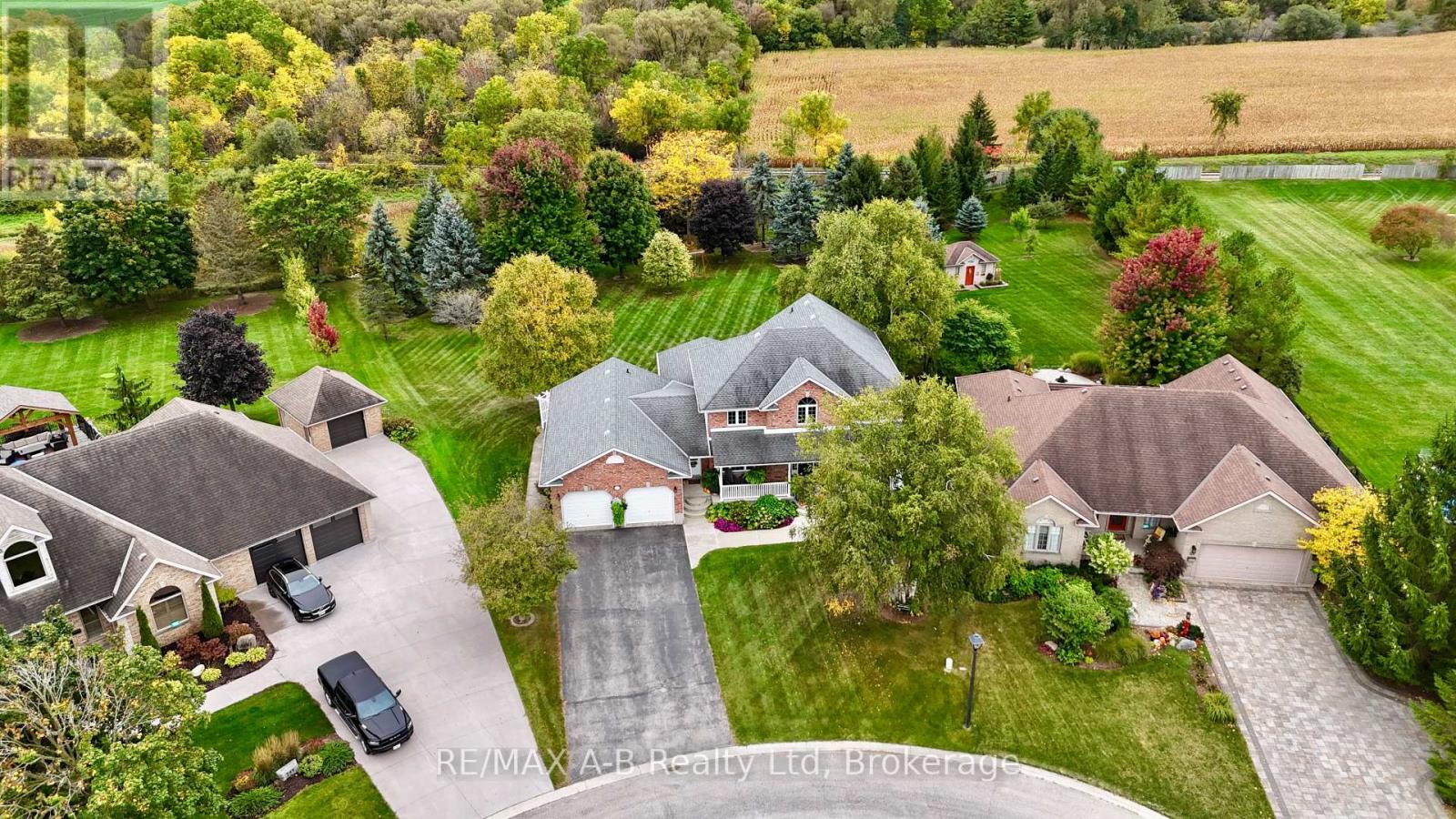 197 Boyce Street, Perth South, Ontario  N0K 1X0 - Photo 5 - X12740328