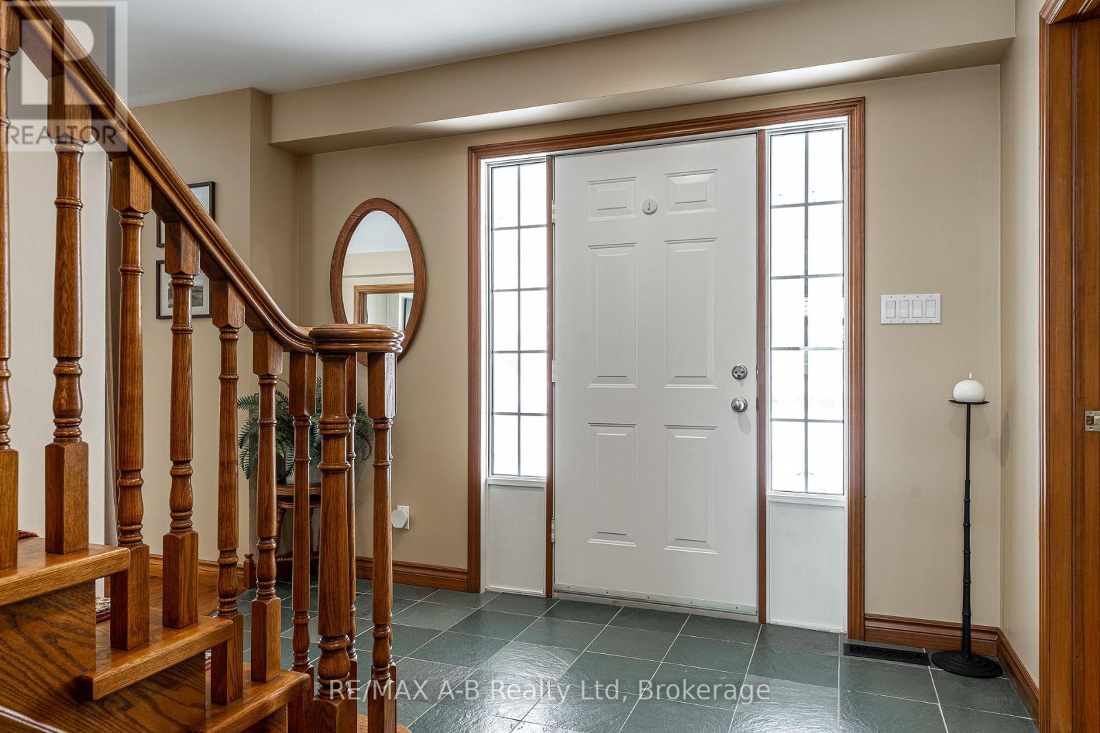 197 Boyce Street, Perth South, Ontario  N0K 1X0 - Photo 6 - X12740328