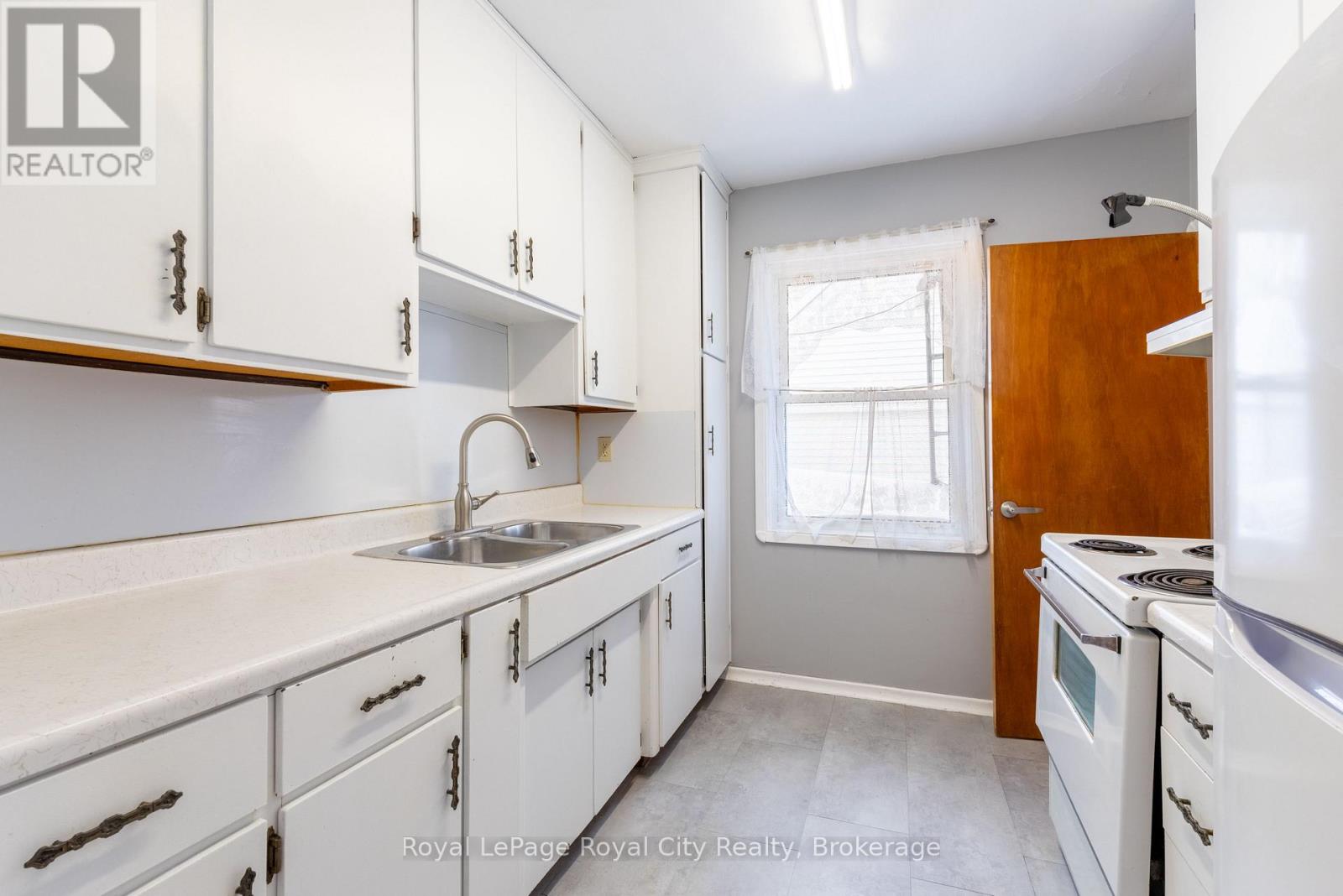 35 Dumbarton Street, Guelph, Ontario  N1E 3T4 - Photo 13 - X12740356