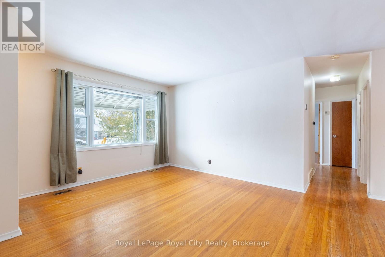 35 Dumbarton Street, Guelph, Ontario  N1E 3T4 - Photo 2 - X12740356