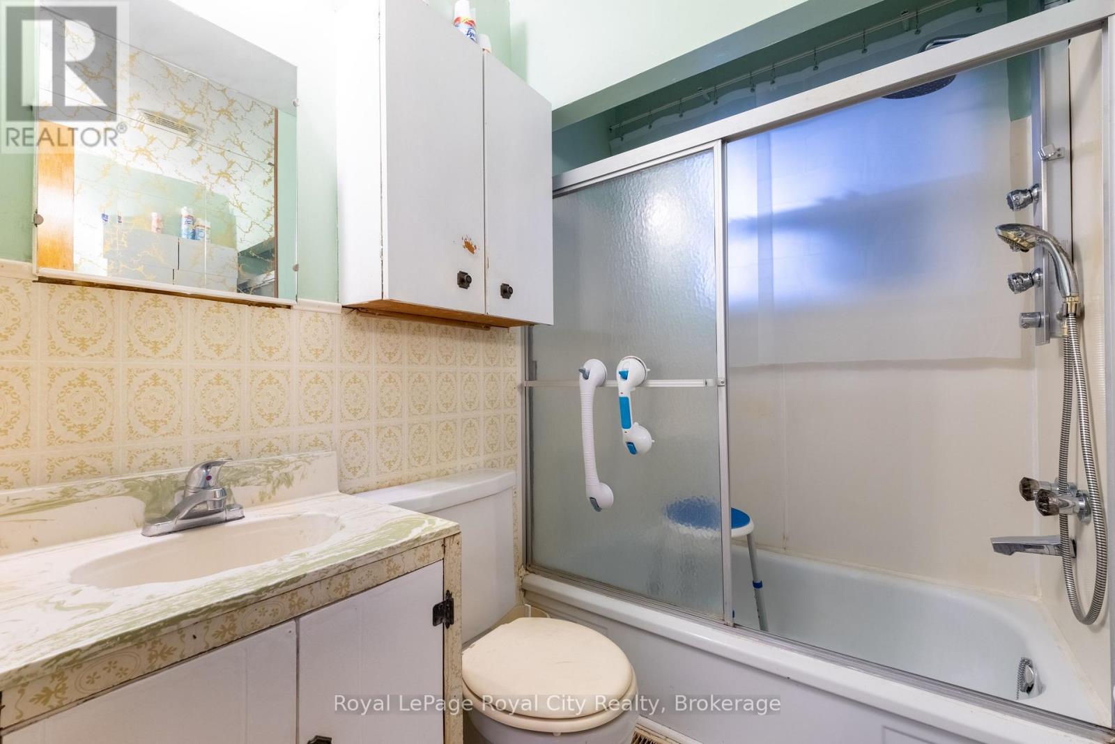 35 Dumbarton Street, Guelph, Ontario  N1E 3T4 - Photo 25 - X12740356