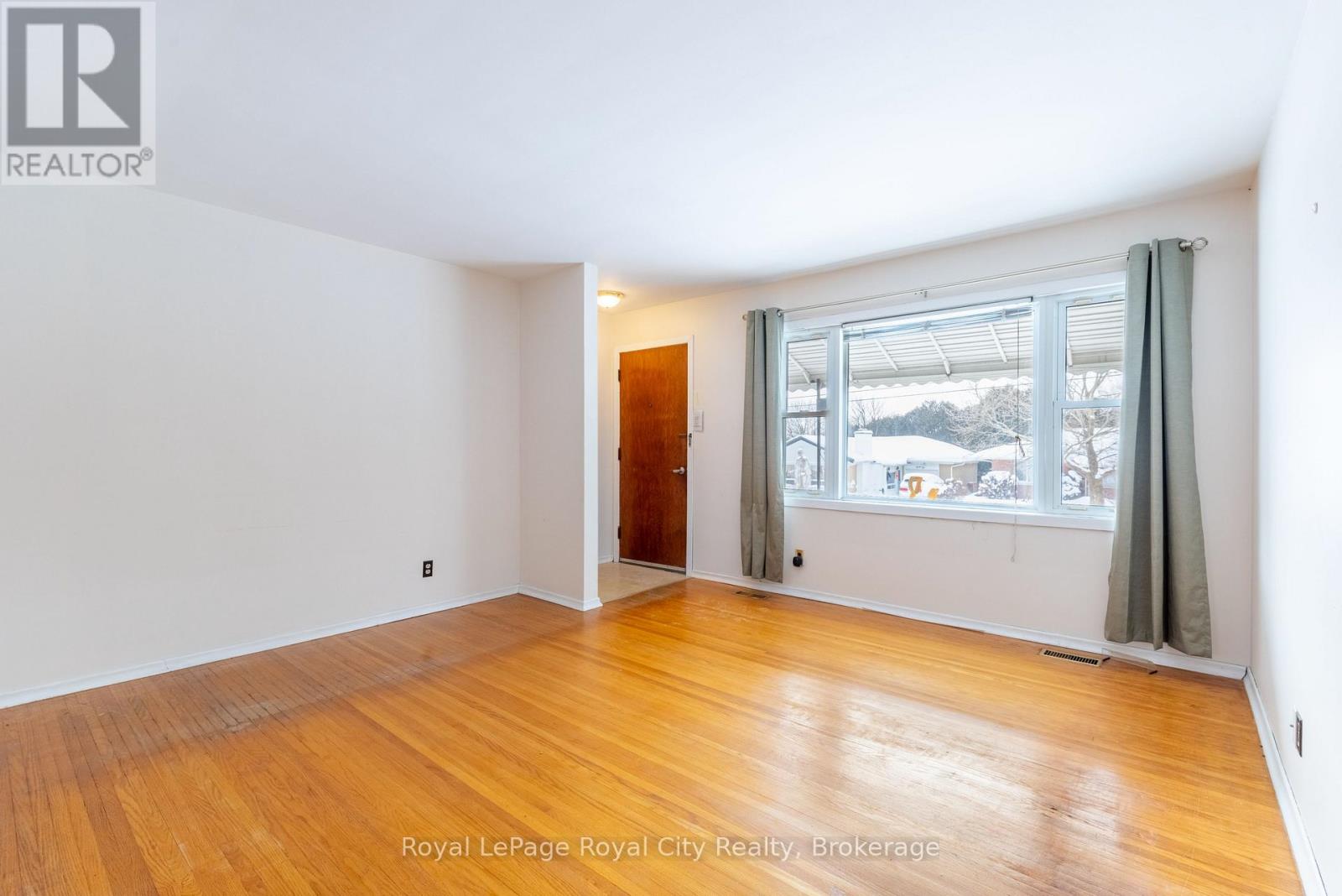 35 Dumbarton Street, Guelph, Ontario  N1E 3T4 - Photo 3 - X12740356