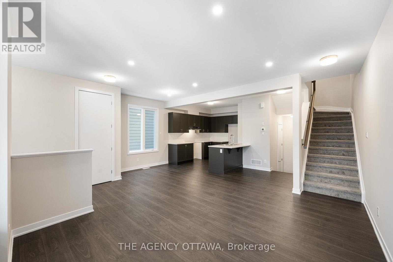 112 Ryan Reynolds Way, Ottawa, Ontario K4A 5T4 - Photo 11 - X12740364