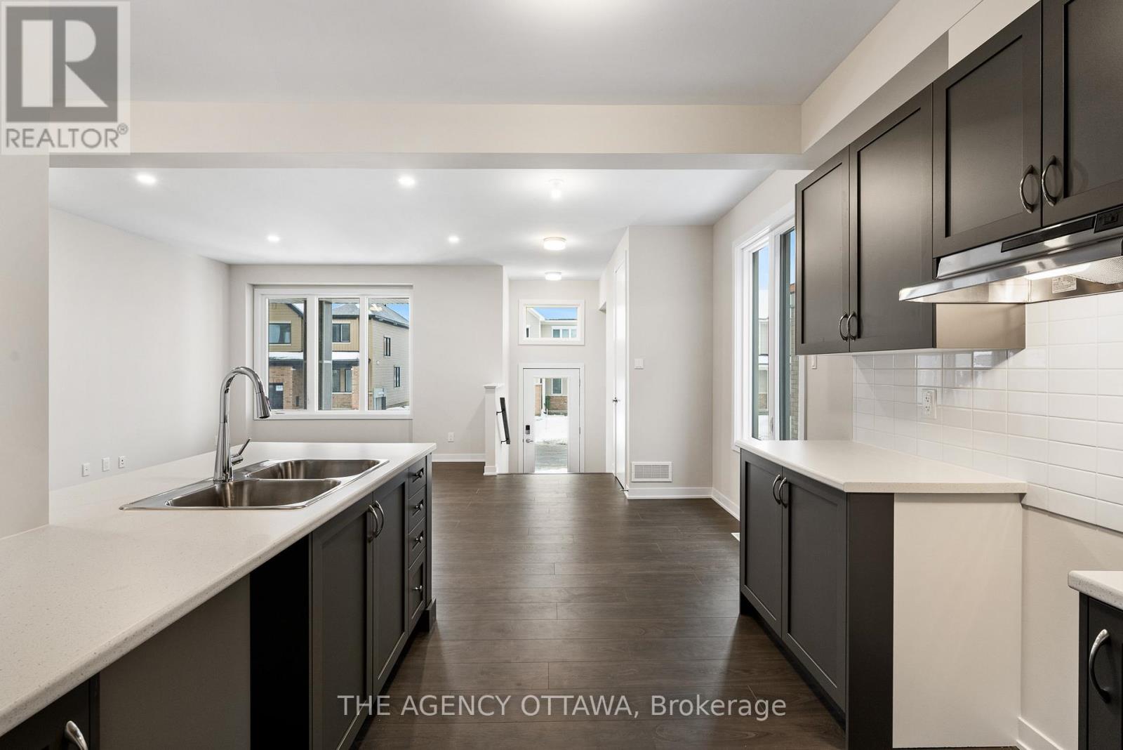 112 Ryan Reynolds Way, Ottawa, Ontario K4A 5T4 - Photo 16 - X12740364