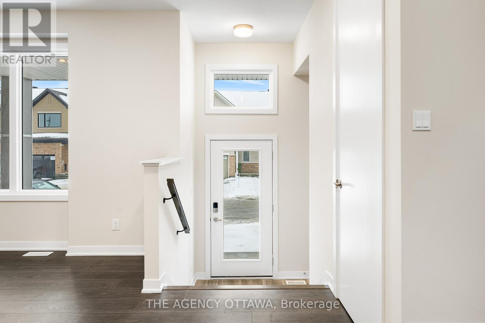 112 Ryan Reynolds Way, Ottawa, Ontario K4A 5T4 - Photo 2 - X12740364