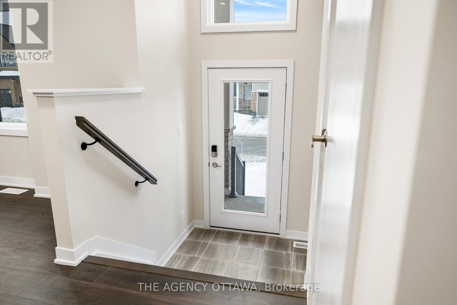 112 Ryan Reynolds Way, Ottawa, Ontario K4A 5T4 - Photo 3 - X12740364