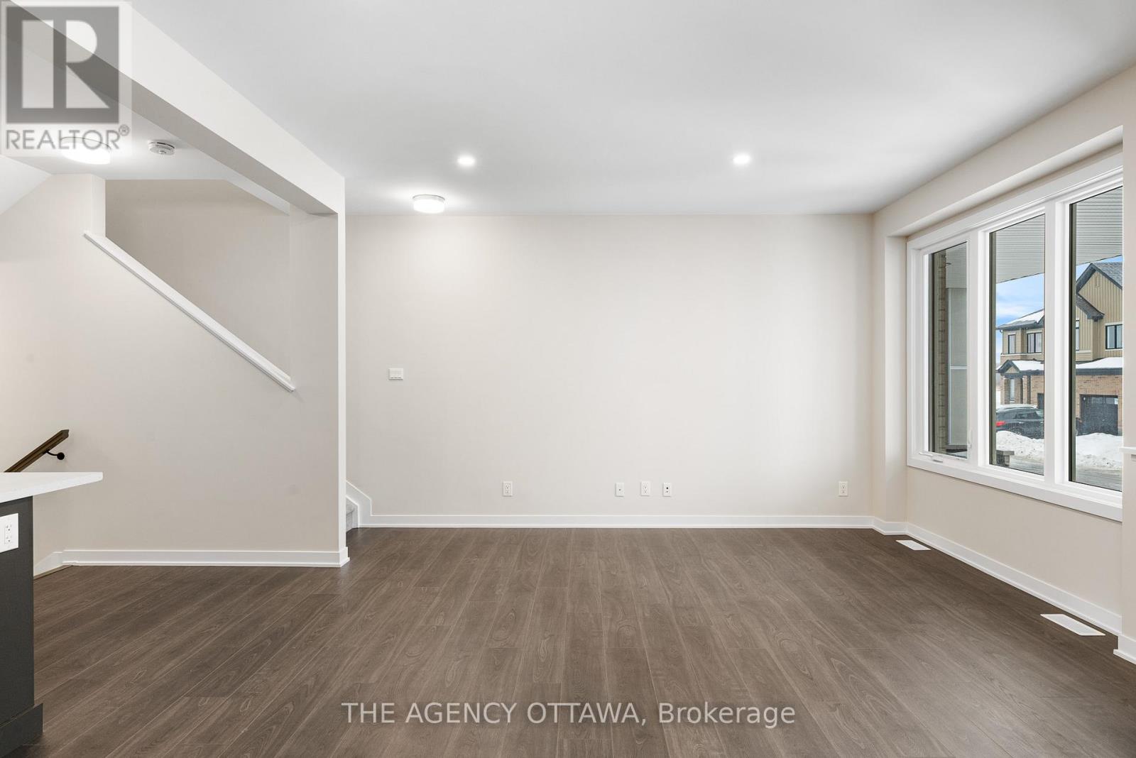 112 Ryan Reynolds Way, Ottawa, Ontario K4A 5T4 - Photo 5 - X12740364