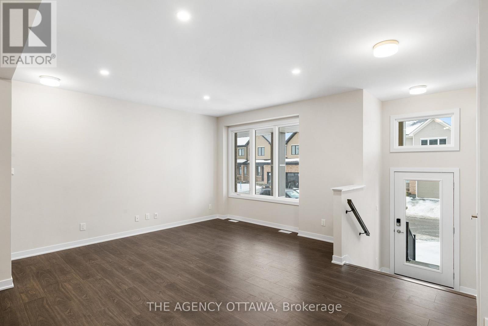 112 Ryan Reynolds Way, Ottawa, Ontario K4A 5T4 - Photo 6 - X12740364