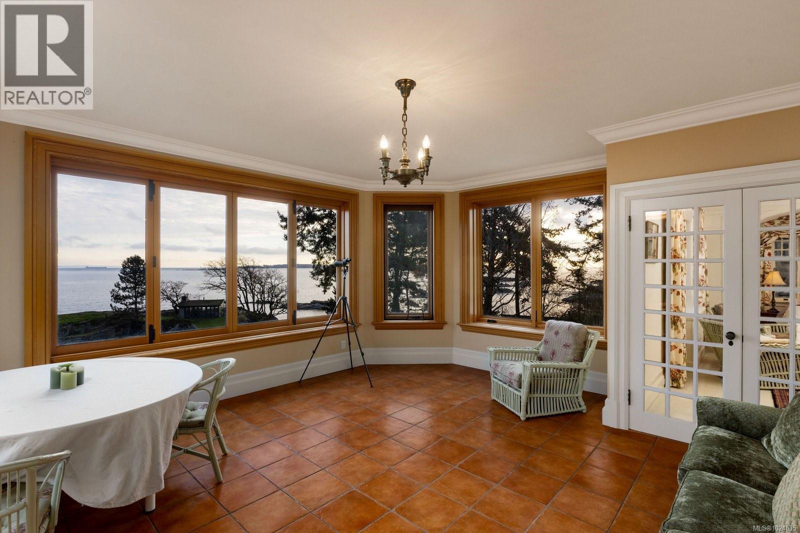 3175 Beach Dr, Oak Bay, British Columbia  V8R 6L7 - Photo 38 - 1024635