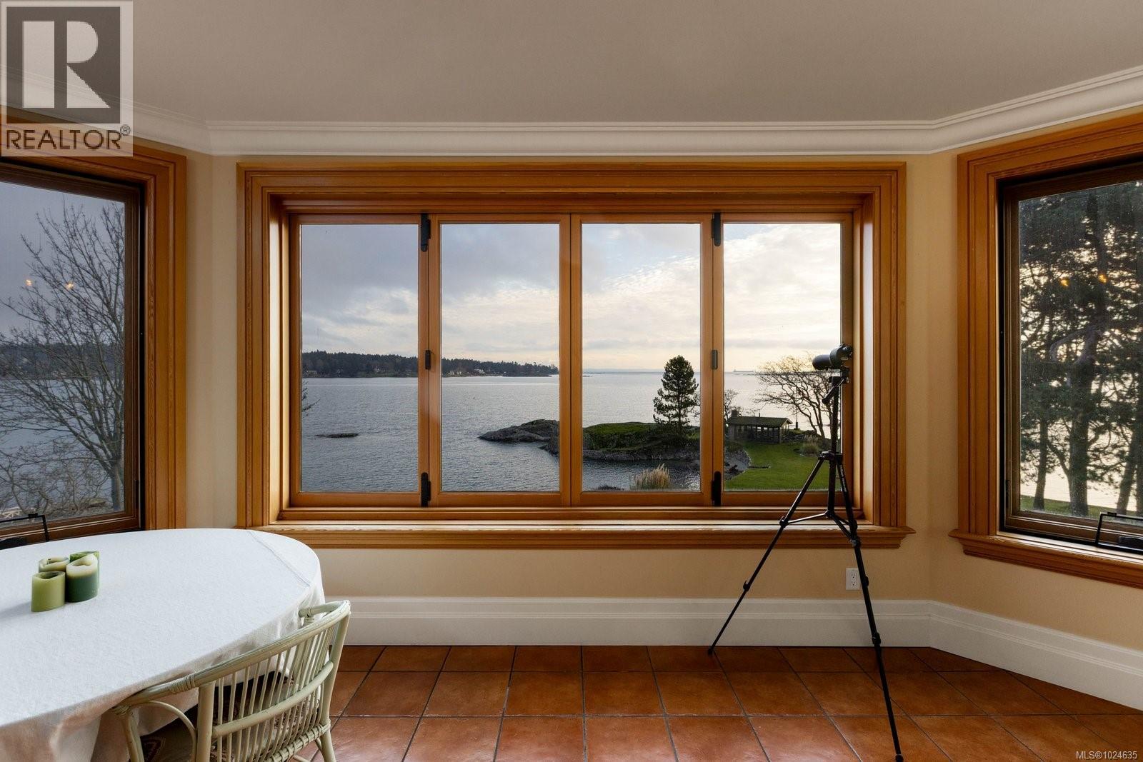 3175 Beach Dr, Oak Bay, British Columbia  V8R 6L7 - Photo 39 - 1024635