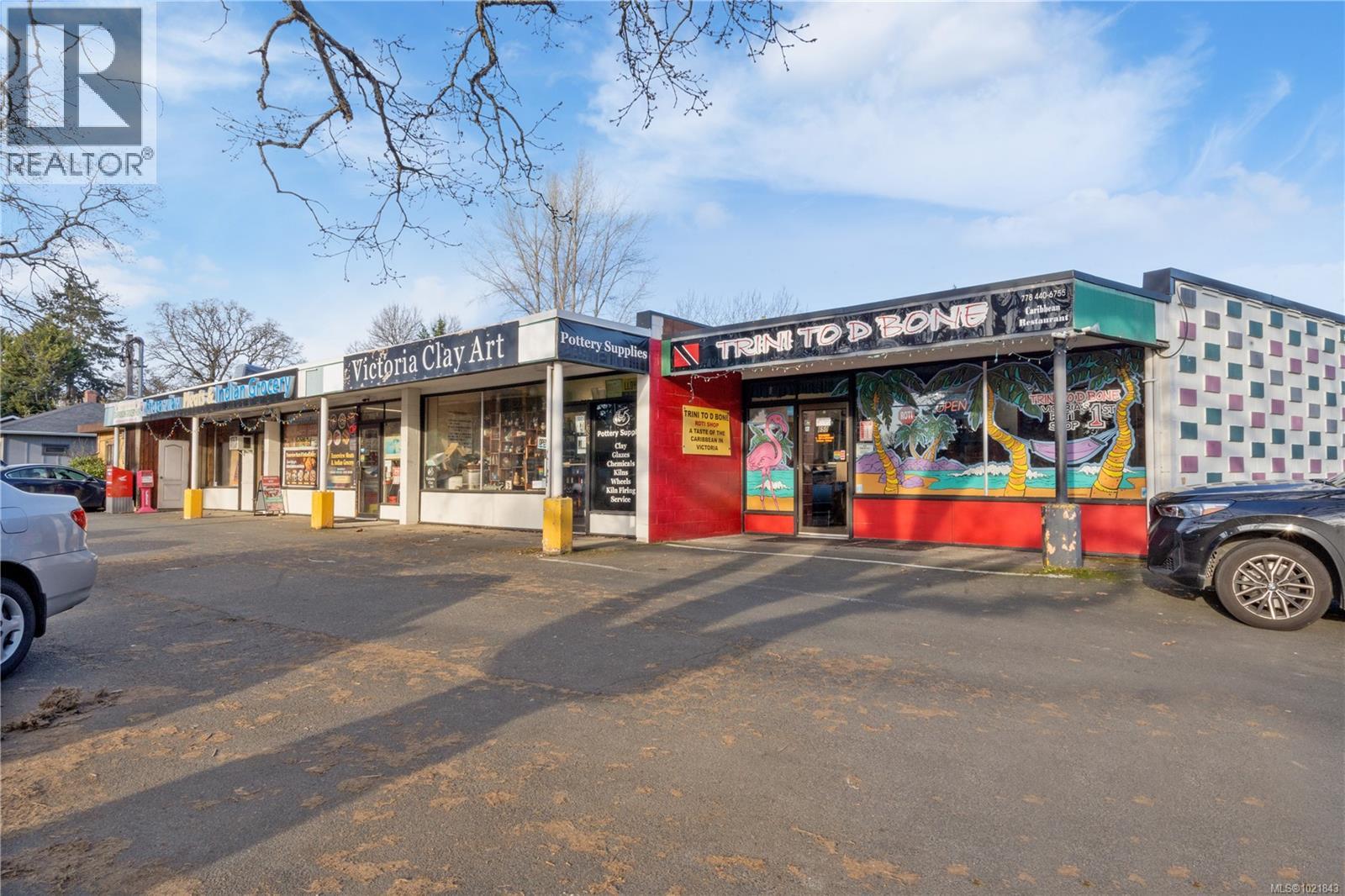 660 Burnside Rd W, Saanich, British Columbia  V8Z 1M8 - Photo 16 - 1021843