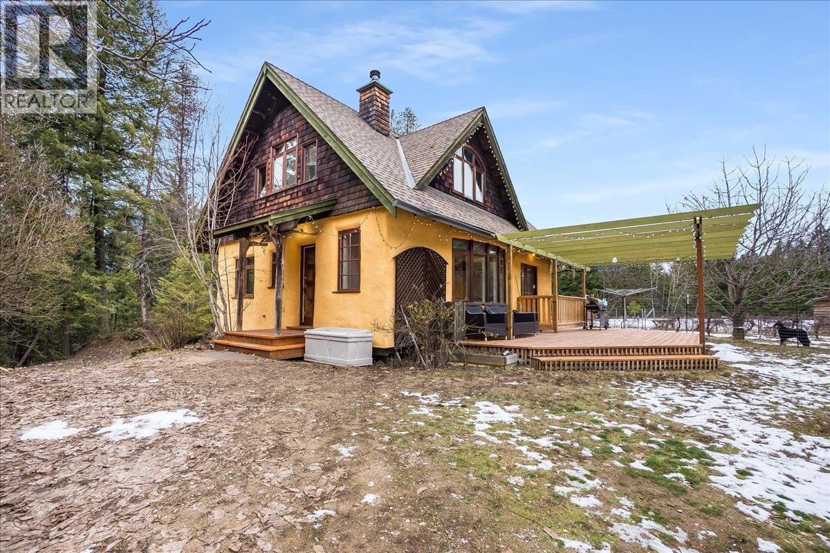 3918 Passmore Upper Road, Passmore, British Columbia V0G 2J0 - Photo 1 - 10373029