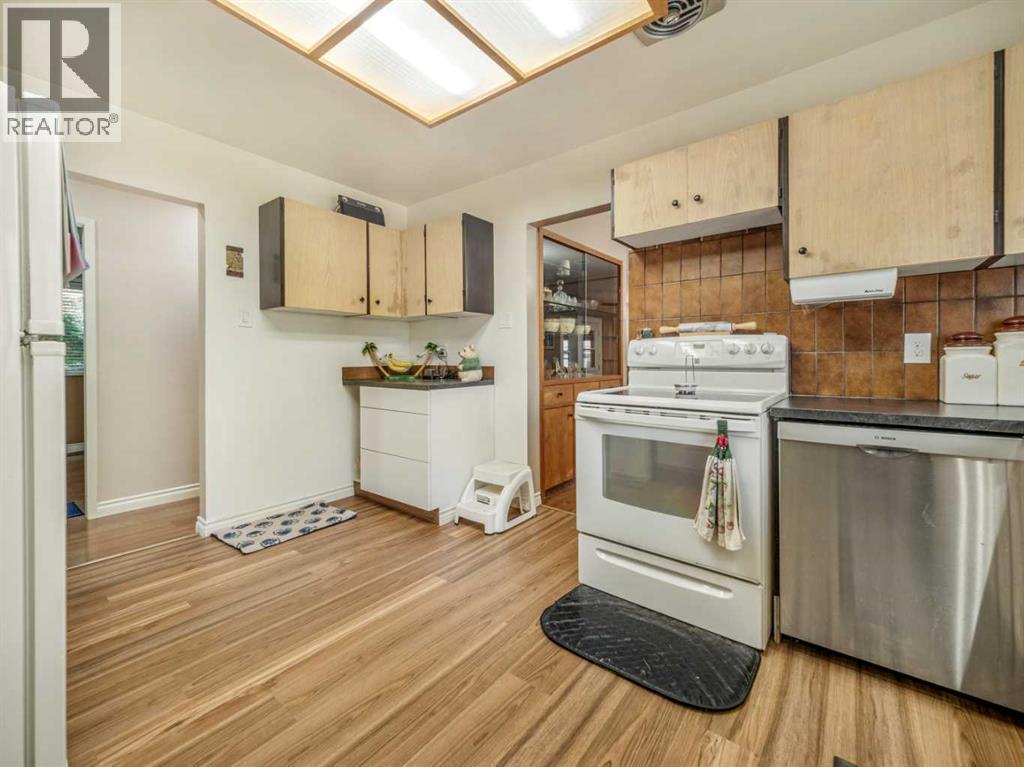 1611 24 Street S, Lethbridge, Alberta  T1K 2M2 - Photo 12 - A2239618