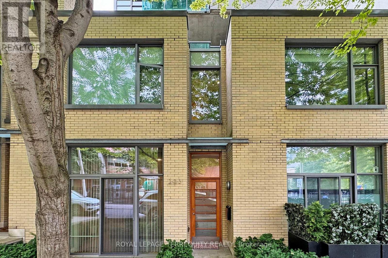 293 MUTUAL STREET, Toronto, Ontario