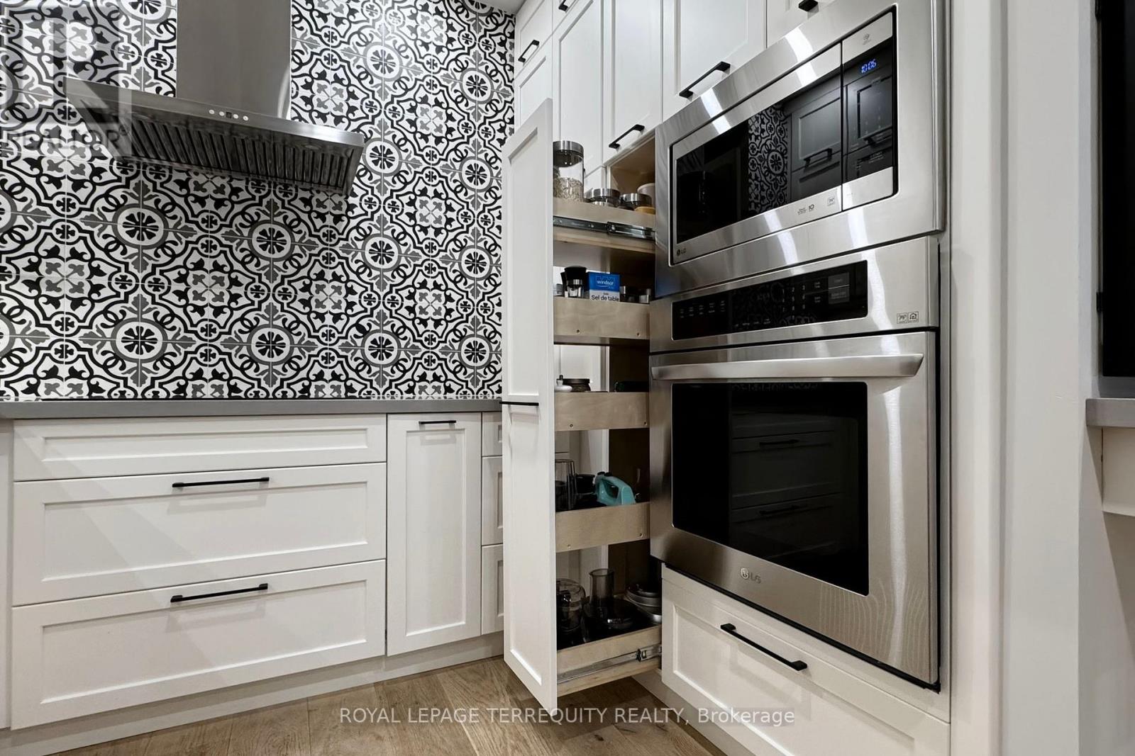 293 Mutual Street, Toronto, Ontario  M4Y 1X6 - Photo 9 - C12740198