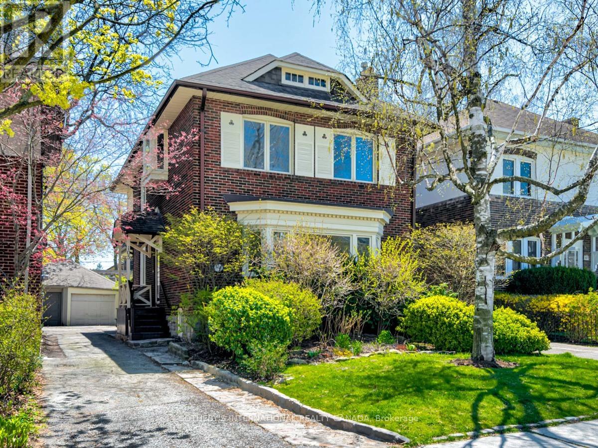 105 HILLSDALE AVENUE W, Toronto, Ontario