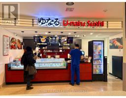 399 BATHURST STREET, Toronto, Ontario