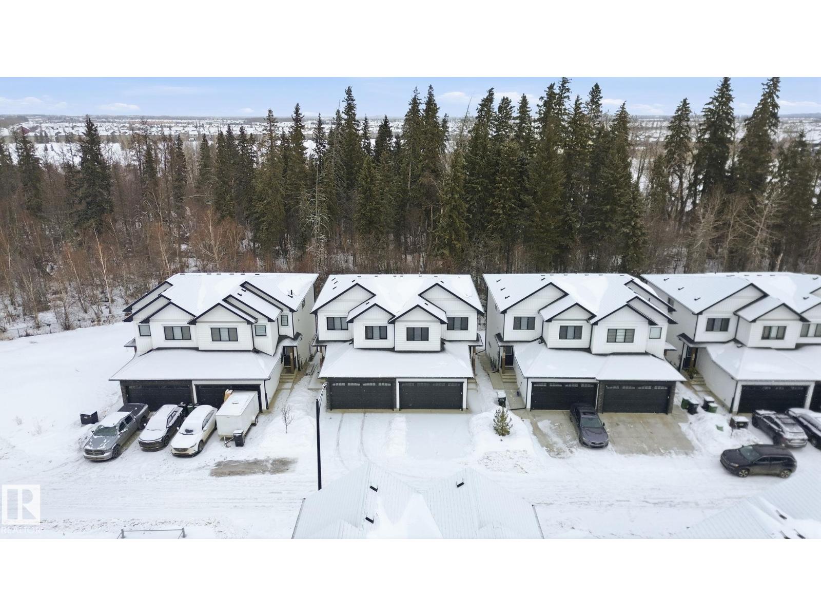#19 5122 213a St Nw, Edmonton, Alberta T6M 1M6 - Photo 1 - E4471500