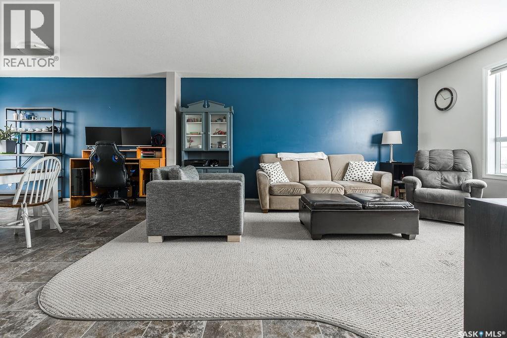 31 200 Hiebert Crescent, Martensville, Saskatchewan  S0K 2T2 - Photo 3 - SK027630