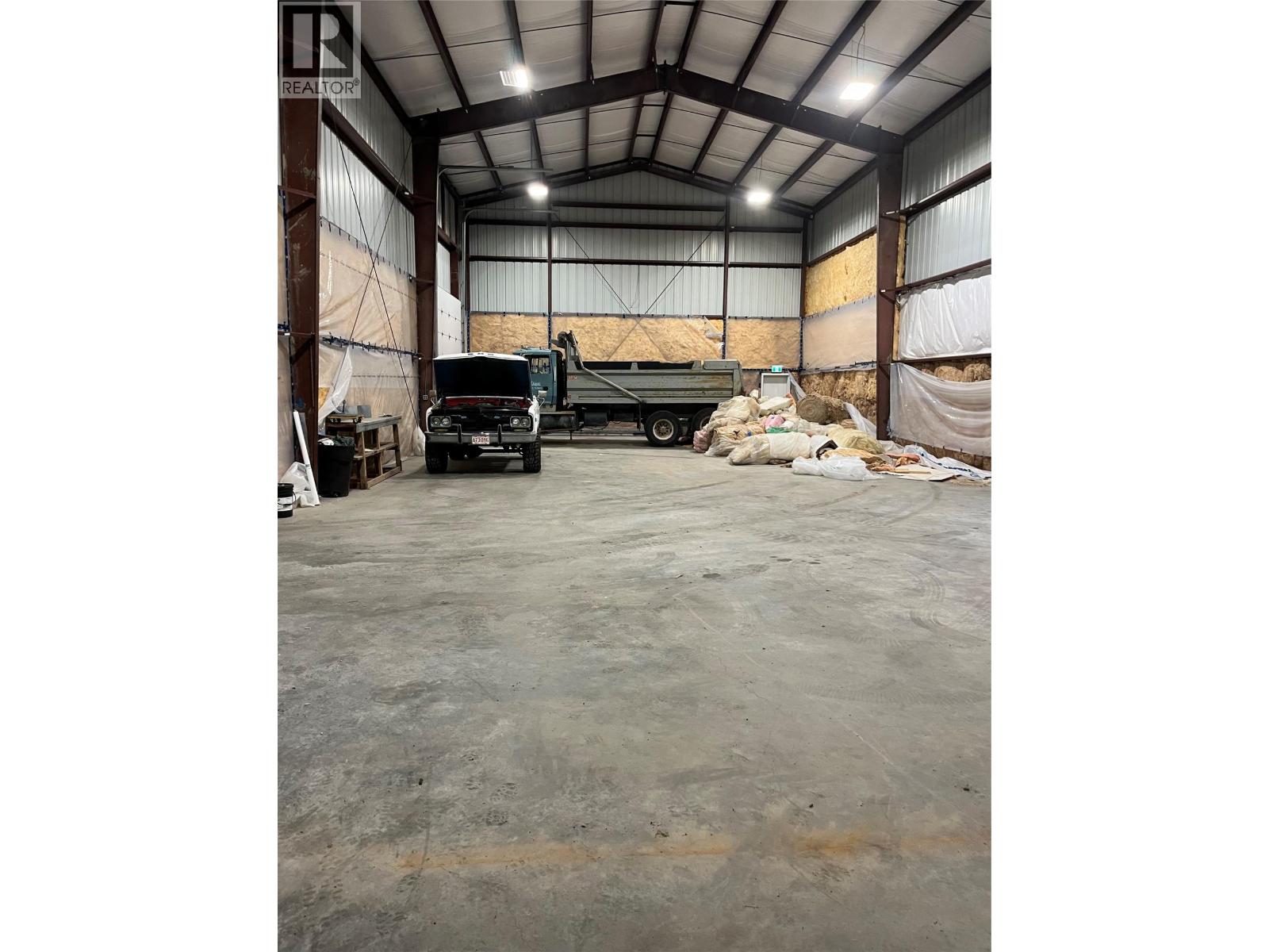 5460 McDougald Road Peachland Photo 14