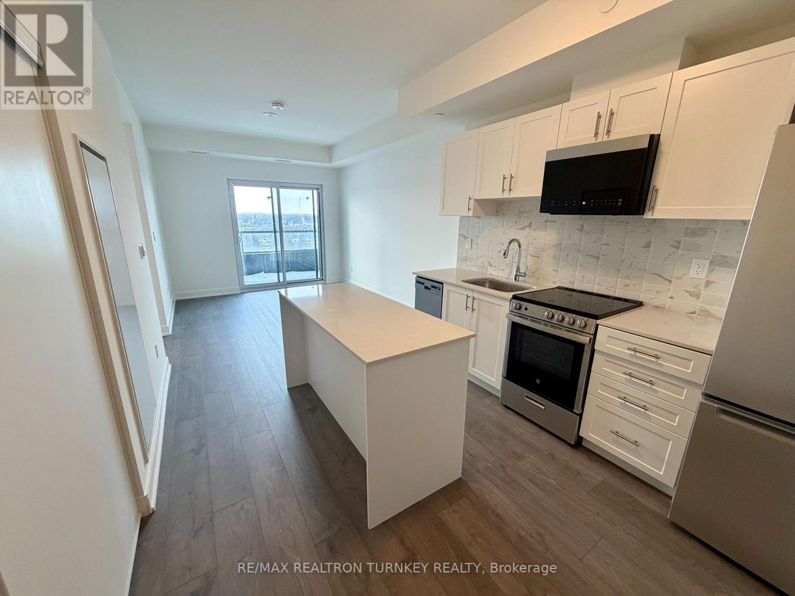 1311 - 705 DAVIS DRIVE, Newmarket, Ontario