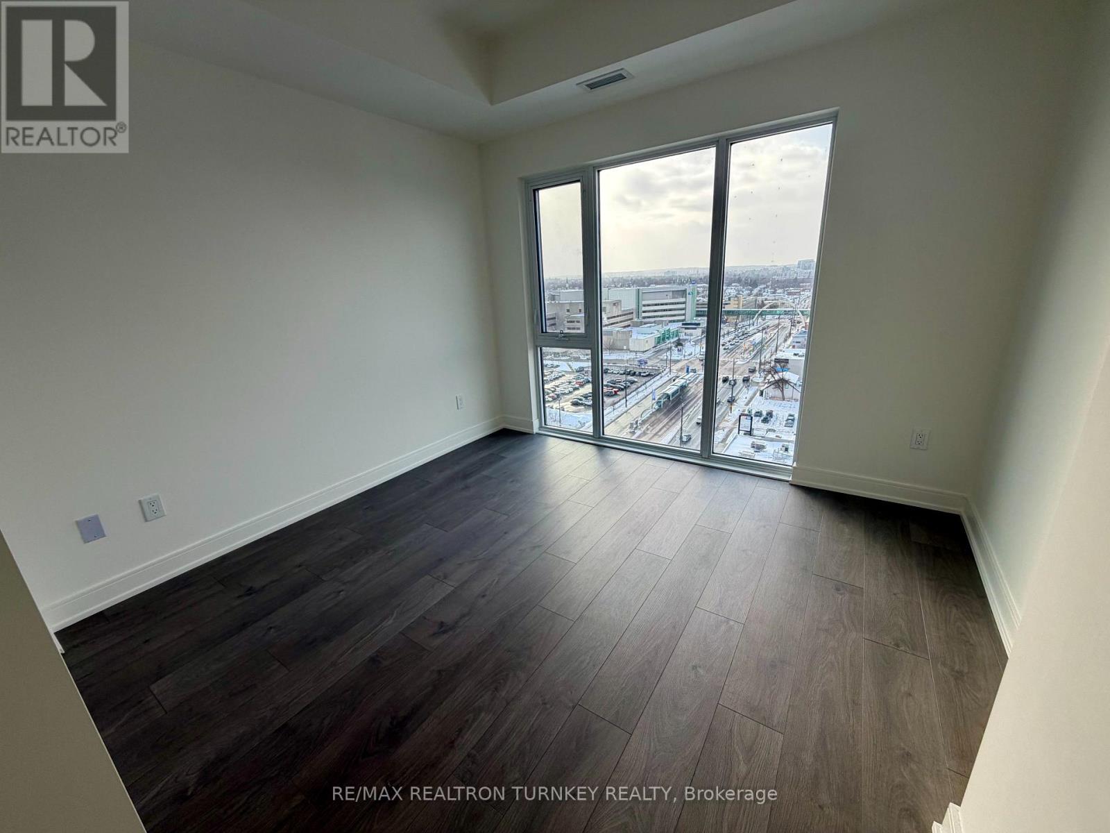 1311 - 705 Davis Drive, Newmarket, Ontario  L3Y 0J1 - Photo 7 - N12740368