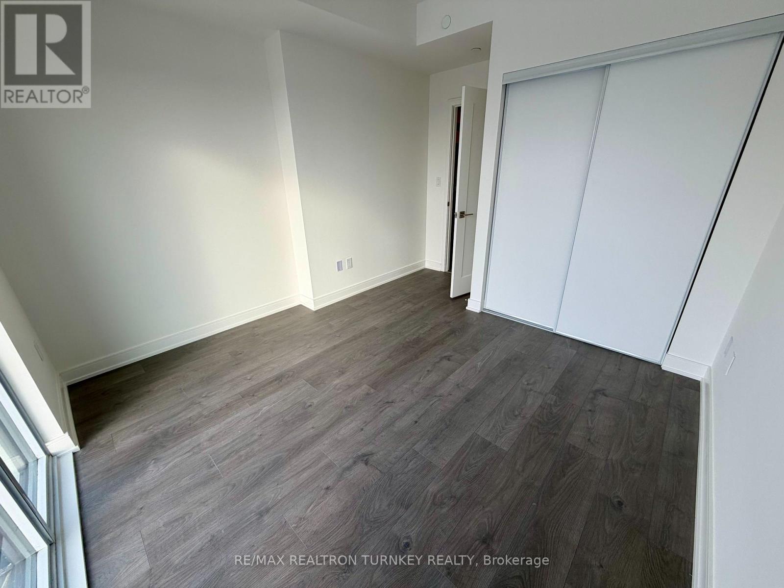 1311 - 705 Davis Drive, Newmarket, Ontario  L3Y 0J1 - Photo 8 - N12740368