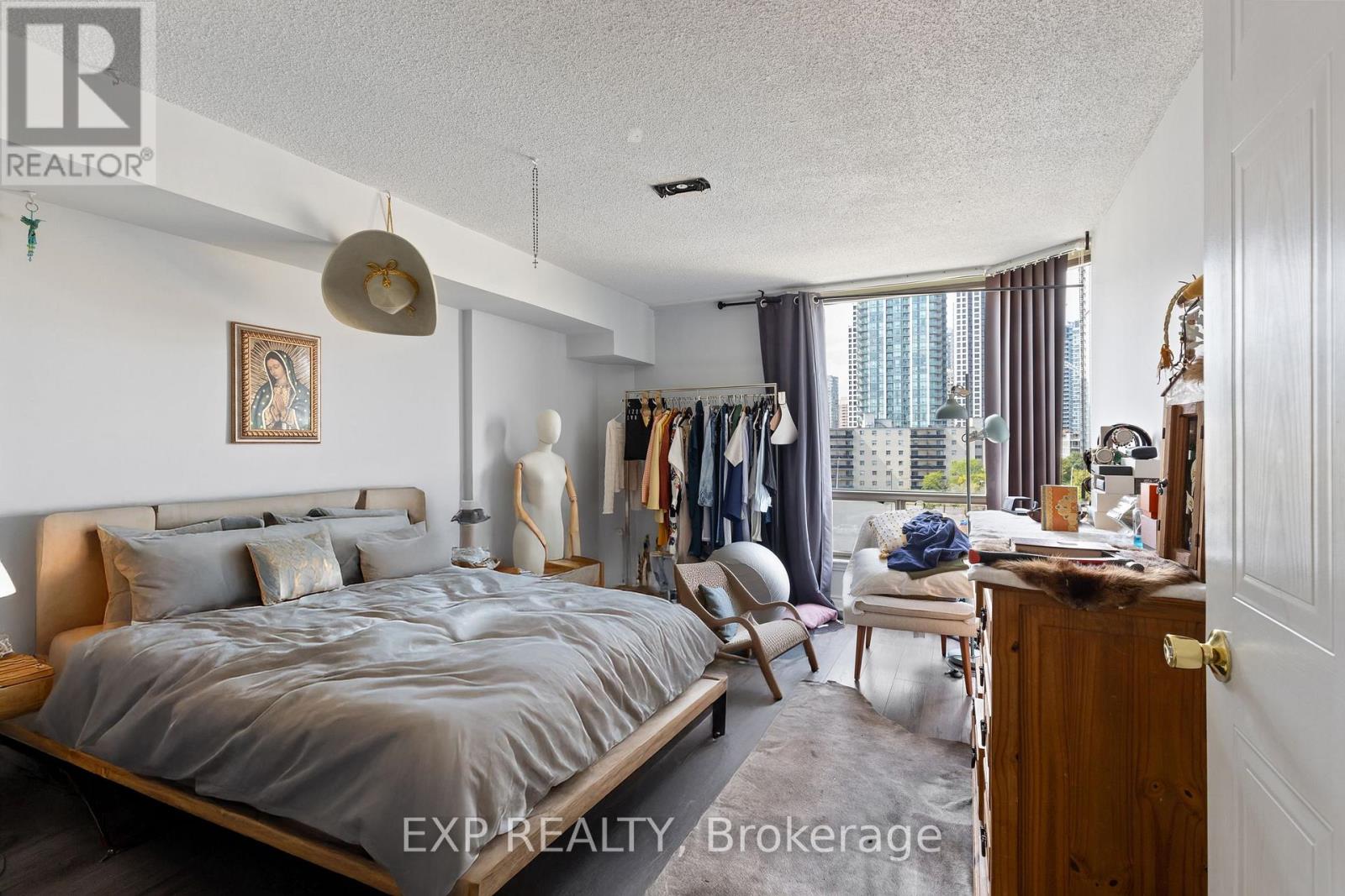 707 - 25 Fairview Road W, Mississauga, Ontario  L5B 3Y8 - Photo 10 - W12401425