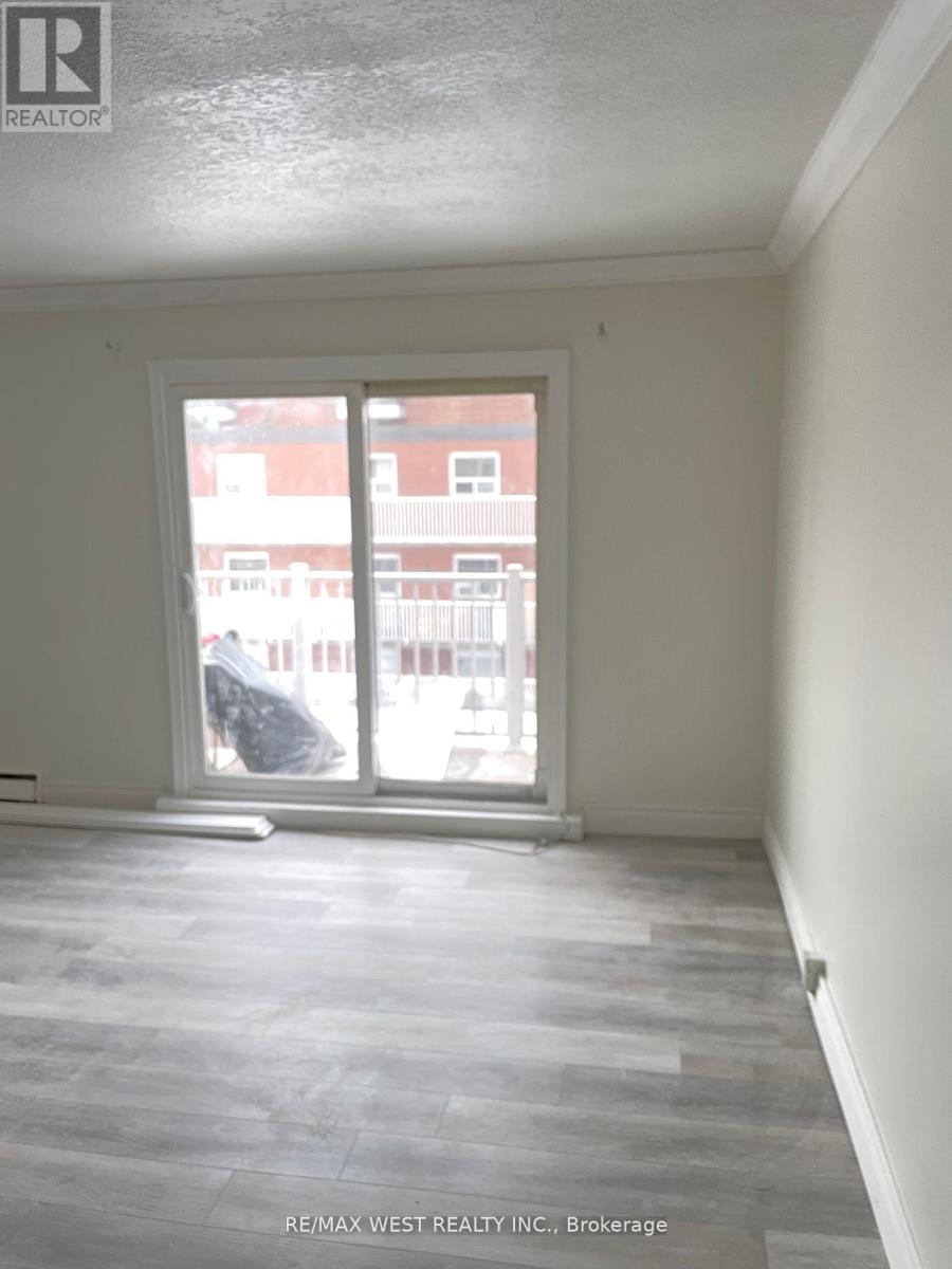 306 - 2365 Marine Drive, Oakville, Ontario  L6L 1C5 - Photo 2 - W12740202