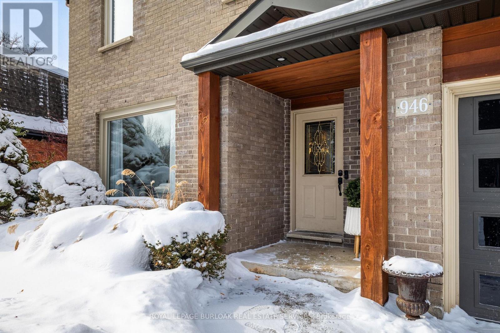 946 Nora Drive, Burlington, Ontario  L7T 3E8 - Photo 3 - W12740218