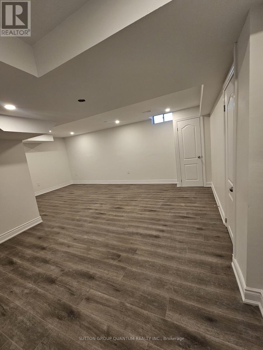 2084 Hunt Crescent, Burlington, Ontario  L7M 2N9 - Photo 17 - W12740220