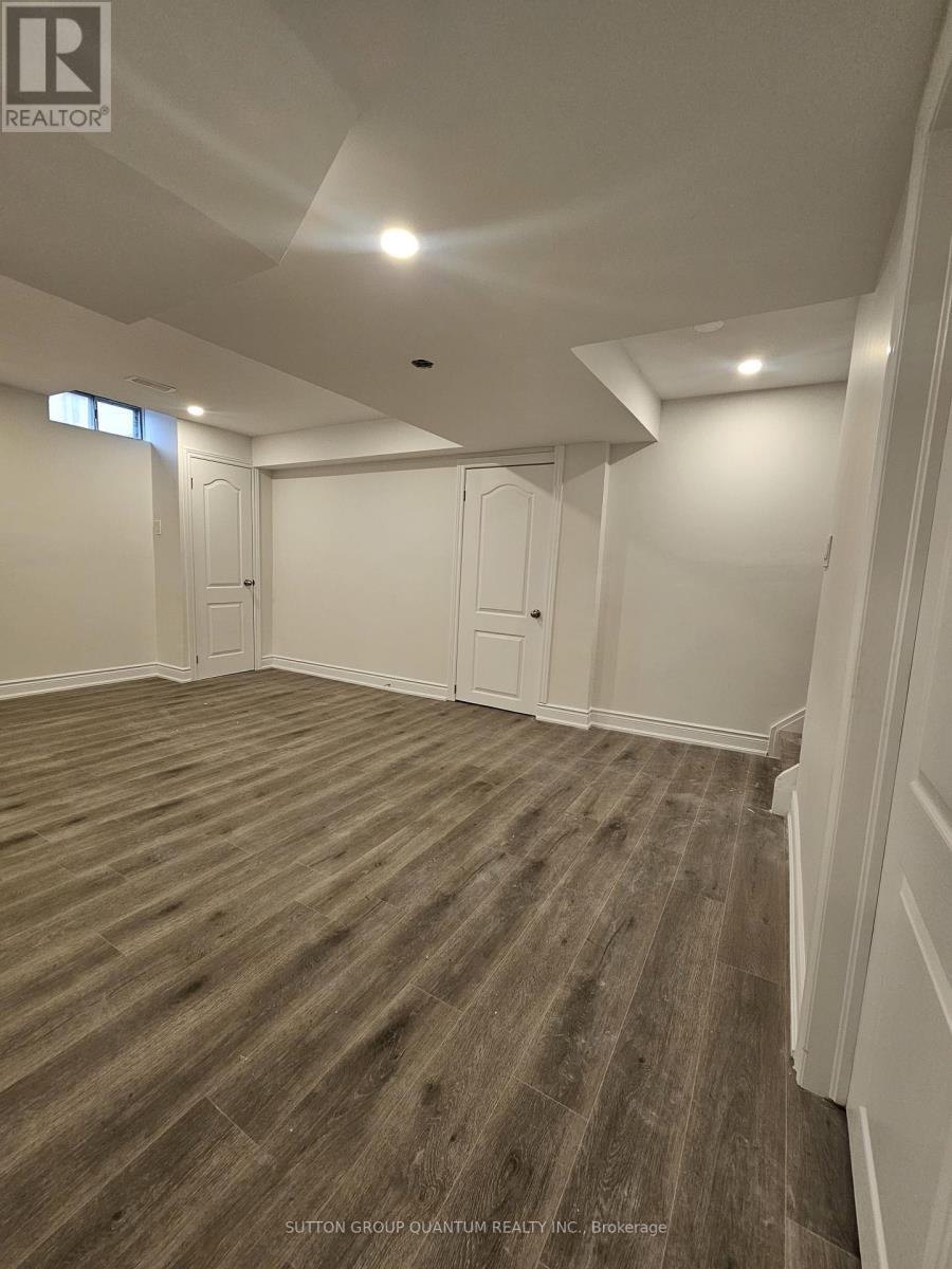 2084 Hunt Crescent, Burlington, Ontario  L7M 2N9 - Photo 21 - W12740220