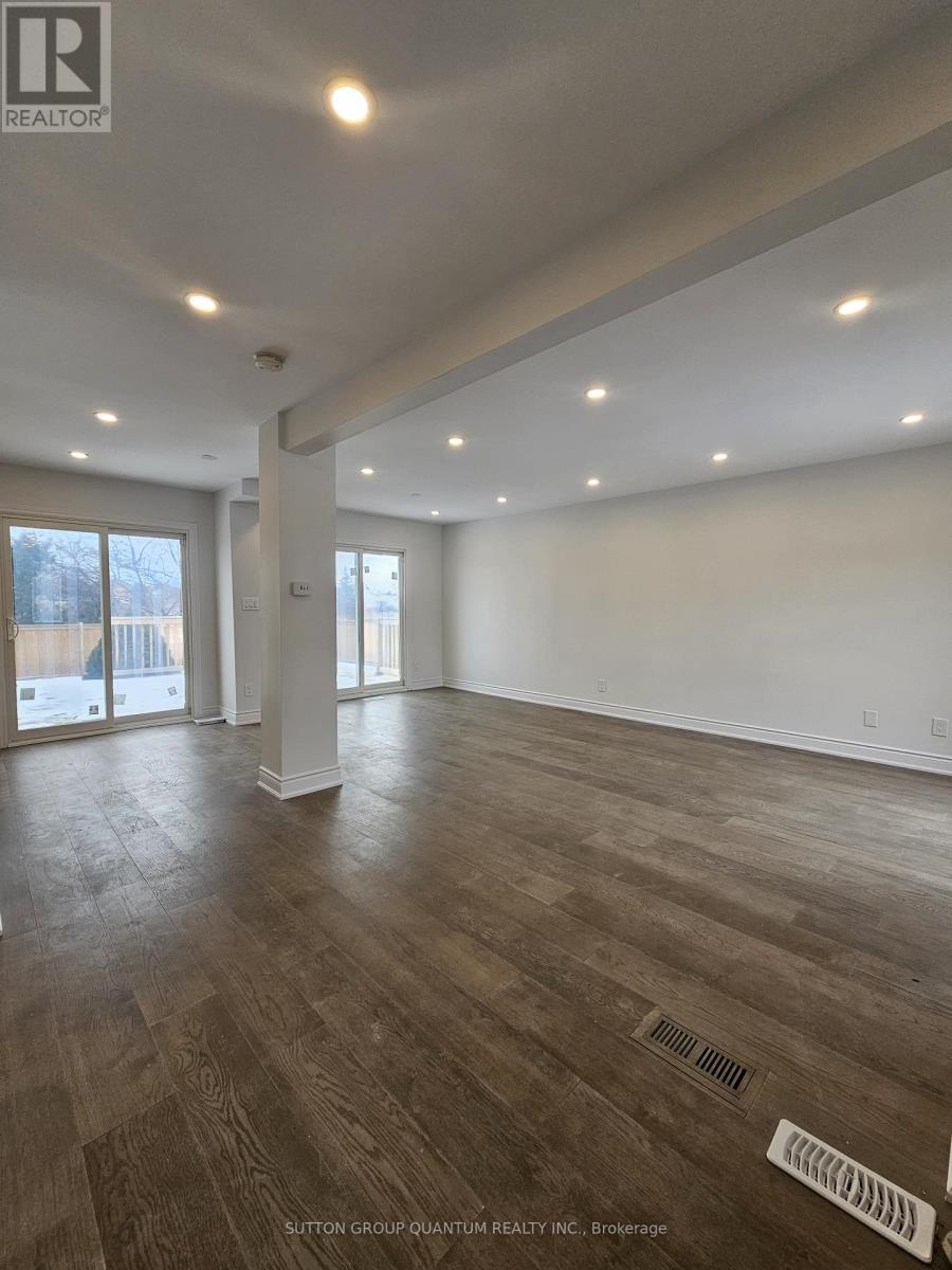 2084 Hunt Crescent, Burlington, Ontario  L7M 2N9 - Photo 3 - W12740220