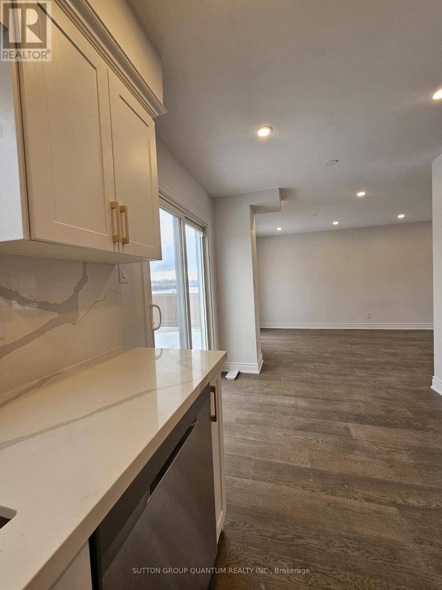 2084 Hunt Crescent, Burlington, Ontario  L7M 2N9 - Photo 8 - W12740220