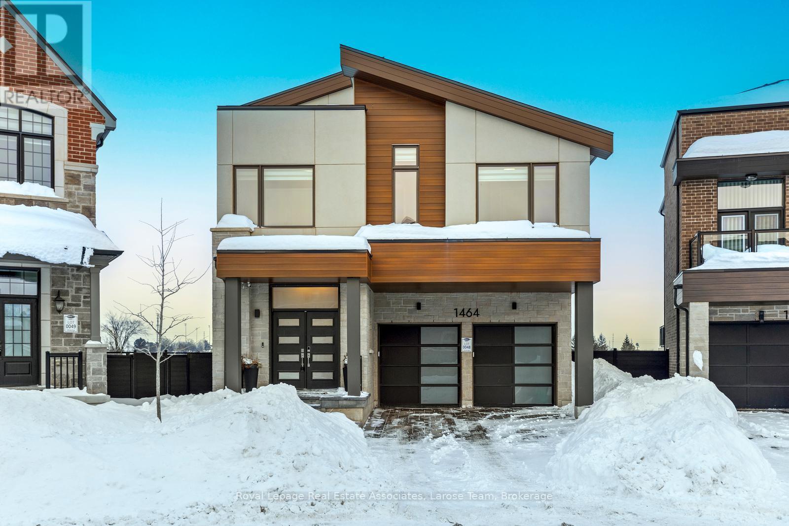 1464 VARELAS PASSAGE, Oakville, Ontario