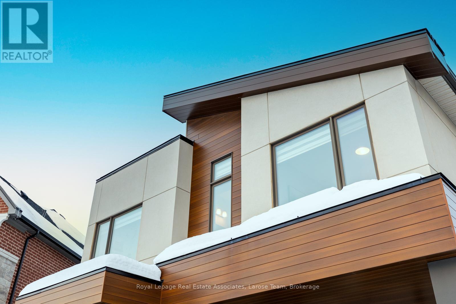 1464 Varelas Passage, Oakville, Ontario  L6H 3S3 - Photo 2 - W12740232