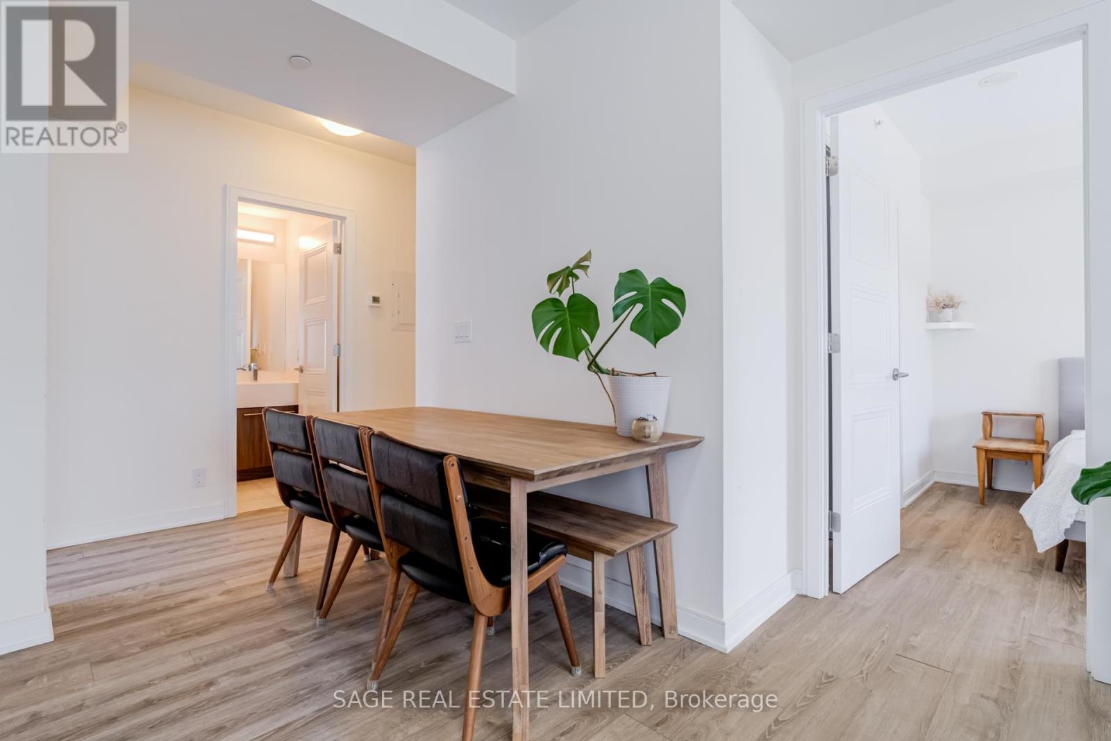 215 - 1 Neighbourhood Lane, Toronto, Ontario  M8Y 1T7 - Photo 10 - W12740256