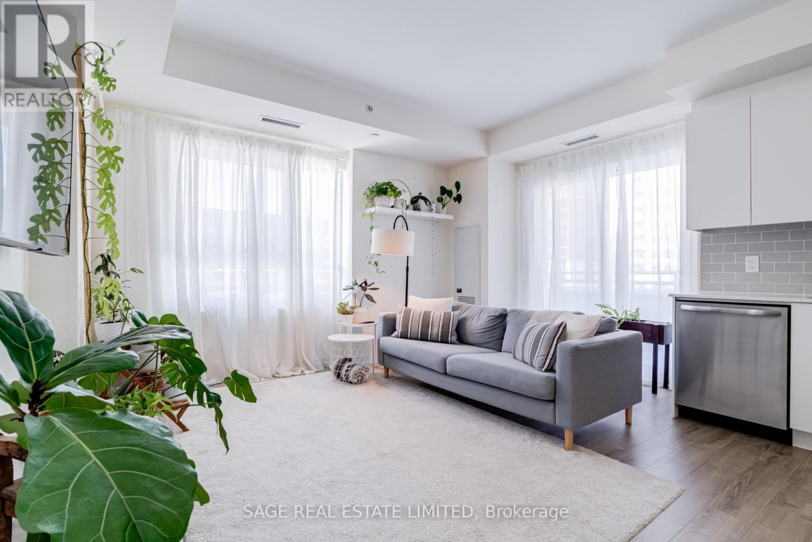 215 - 1 Neighbourhood Lane, Toronto, Ontario  M8Y 1T7 - Photo 17 - W12740256