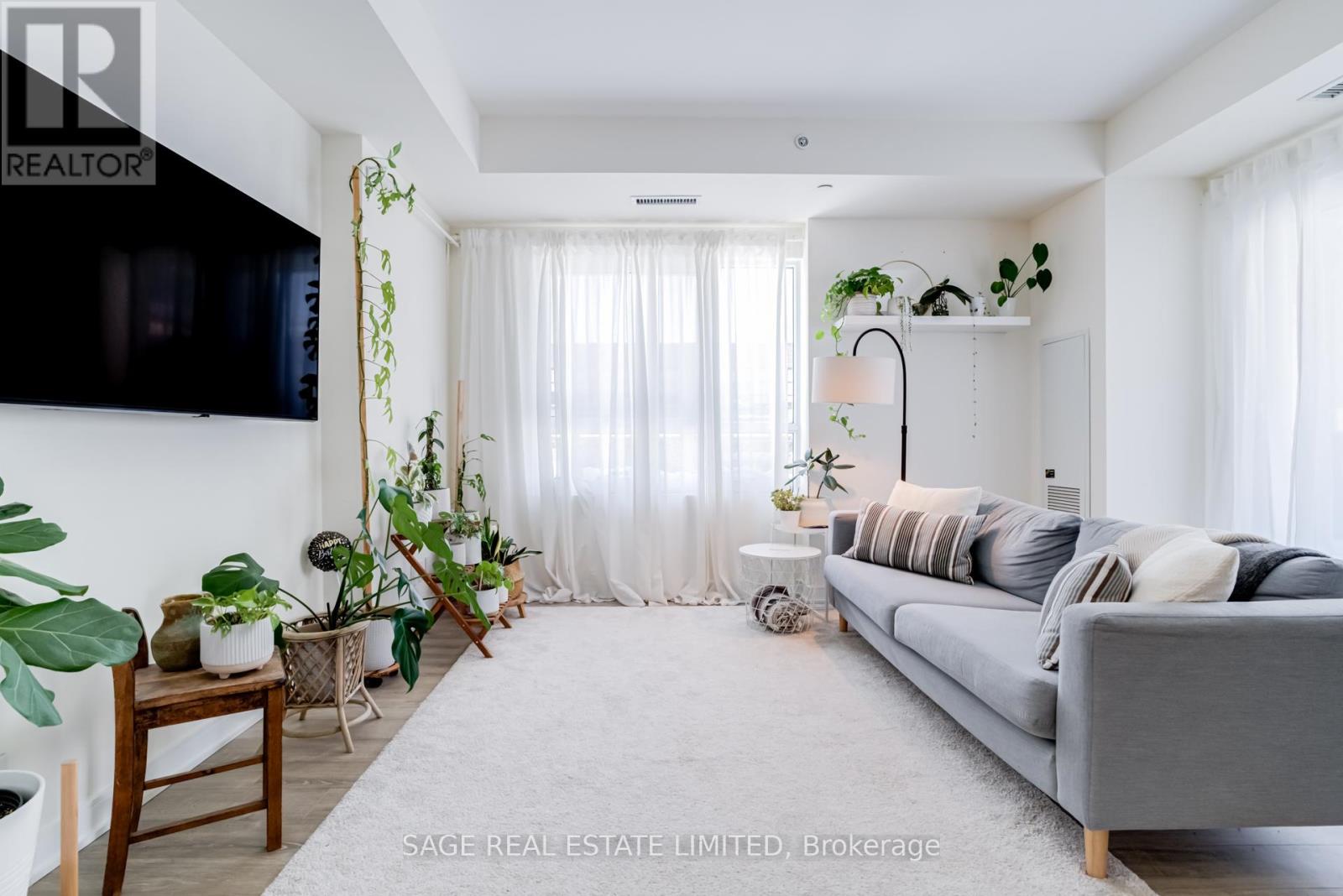 215 - 1 Neighbourhood Lane, Toronto, Ontario  M8Y 1T7 - Photo 18 - W12740256