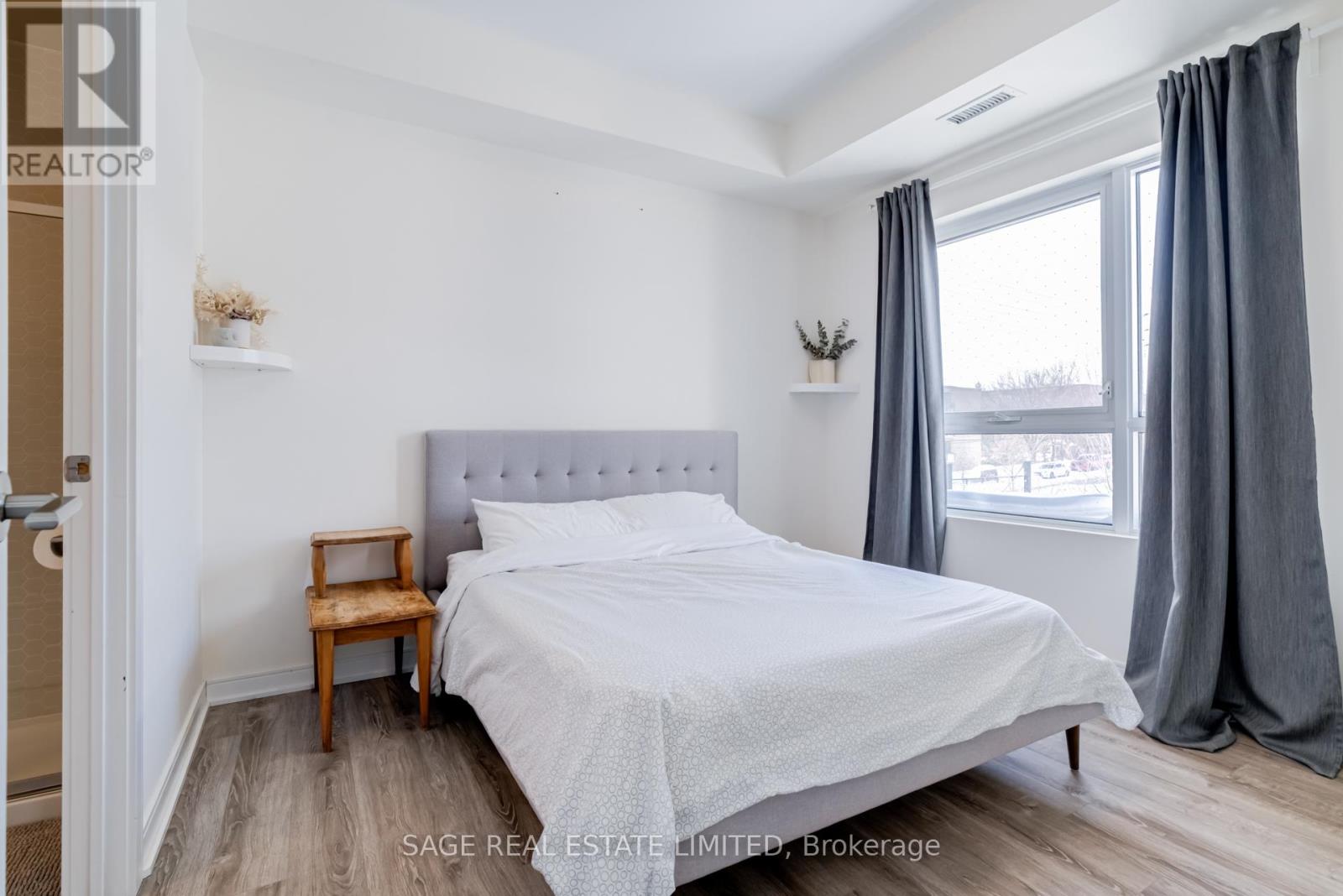 215 - 1 Neighbourhood Lane, Toronto, Ontario  M8Y 1T7 - Photo 19 - W12740256