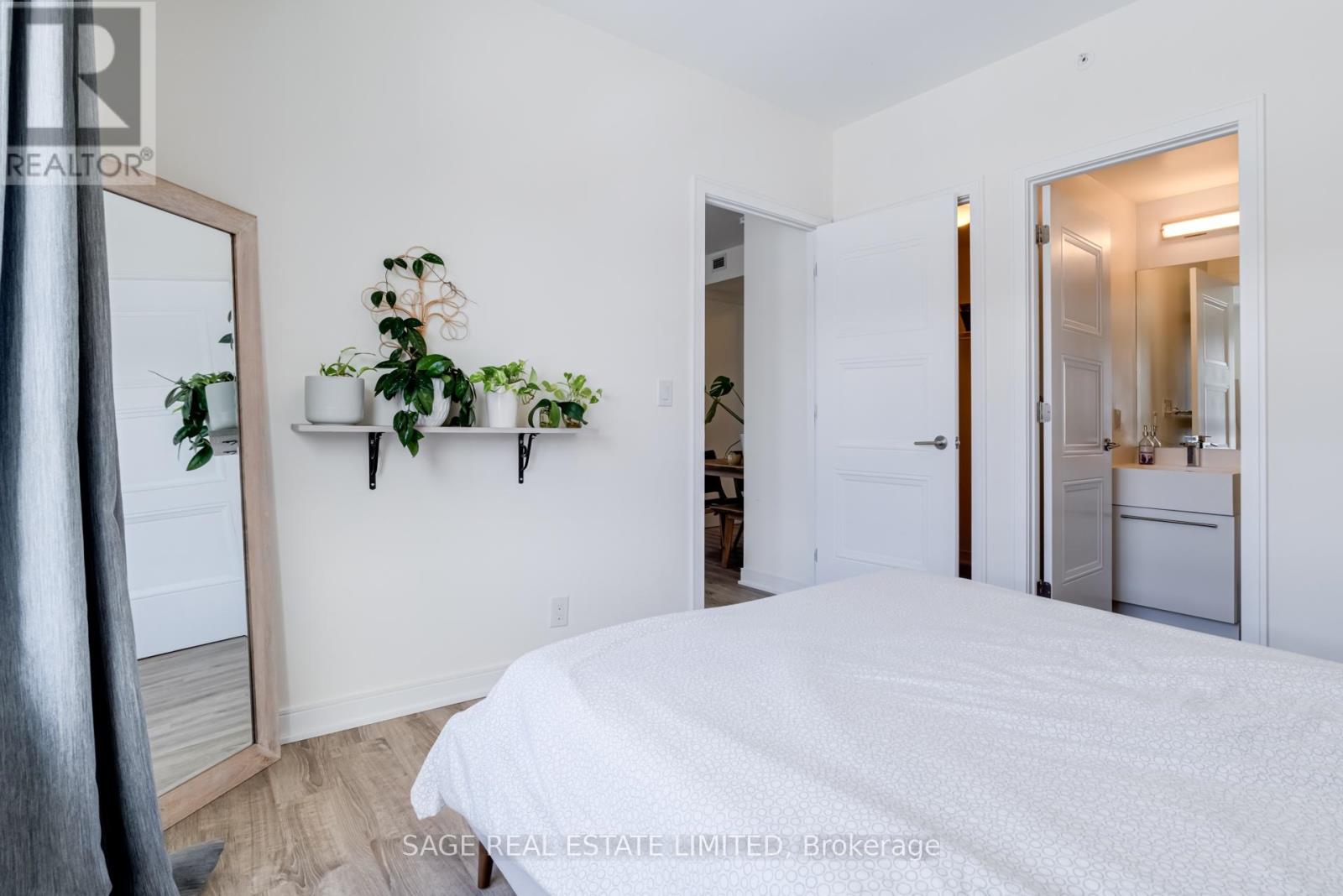 215 - 1 Neighbourhood Lane, Toronto, Ontario  M8Y 1T7 - Photo 20 - W12740256