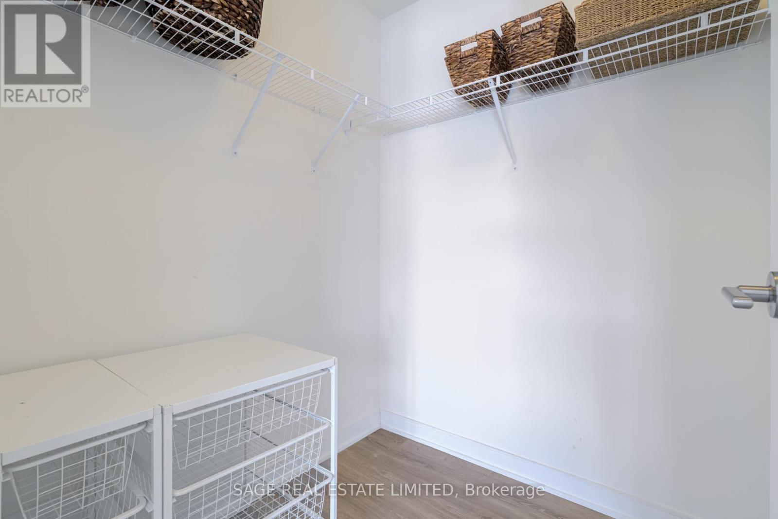 215 - 1 Neighbourhood Lane, Toronto, Ontario  M8Y 1T7 - Photo 23 - W12740256