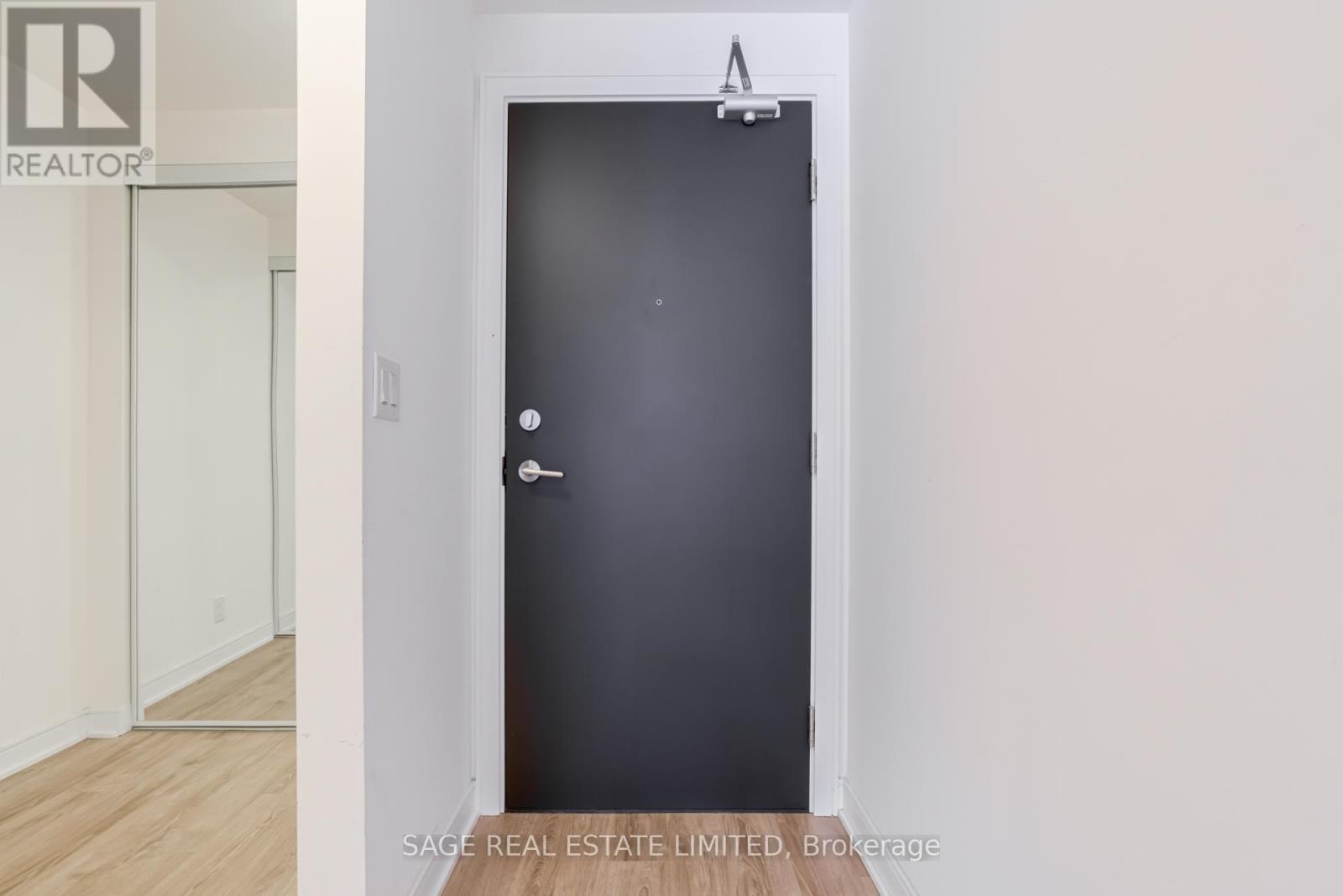 215 - 1 Neighbourhood Lane, Toronto, Ontario  M8Y 1T7 - Photo 4 - W12740256