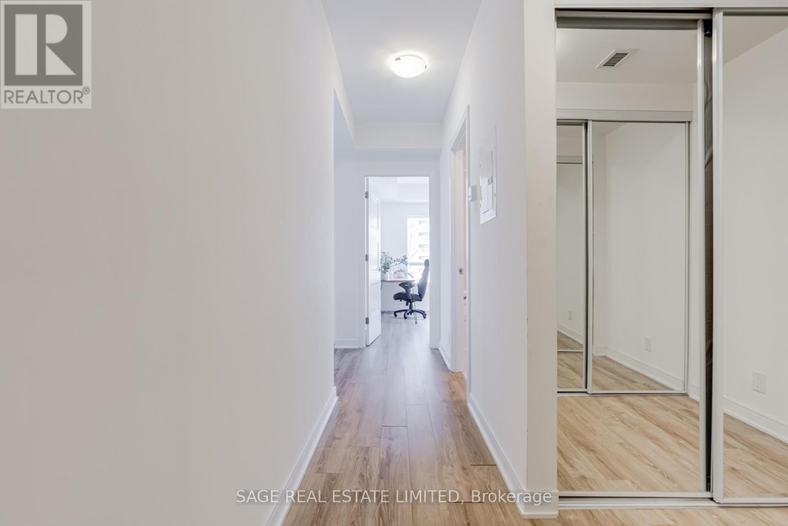 215 - 1 Neighbourhood Lane, Toronto, Ontario  M8Y 1T7 - Photo 5 - W12740256