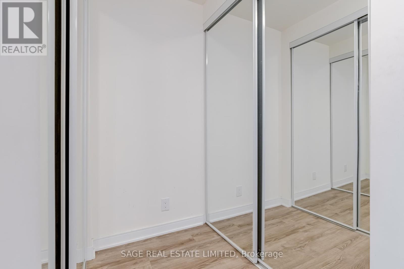 215 - 1 Neighbourhood Lane, Toronto, Ontario  M8Y 1T7 - Photo 7 - W12740256